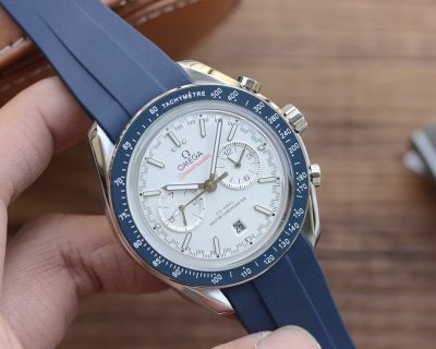 OmegaReplica Speedmaster 42mm White Chronograph Face Blue Rubber Band For Men